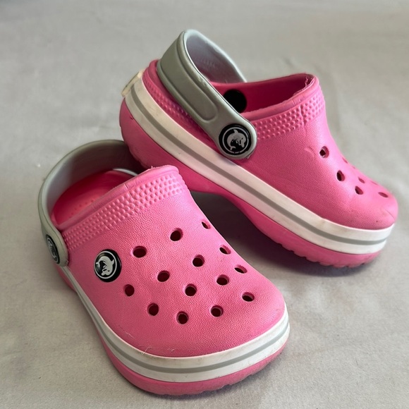 Pink and Gray Sandals with Perforated Design - Picture 1 of 6